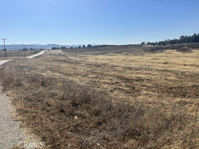 18 Keller Road Winchester, CA 92596 - Photo 2 of 19 a view of an ocean