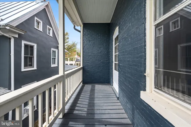 $1,300 | 402 South Loudoun Street, Winchester, VA 22601