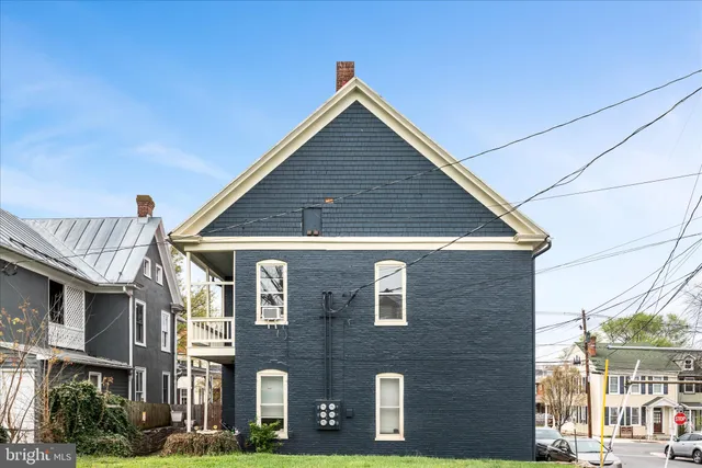 $1,300 | 402 South Loudoun Street, Winchester, VA 22601