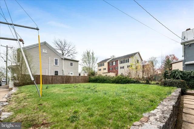 $1,300 | 402 South Loudoun Street, Winchester, VA 22601