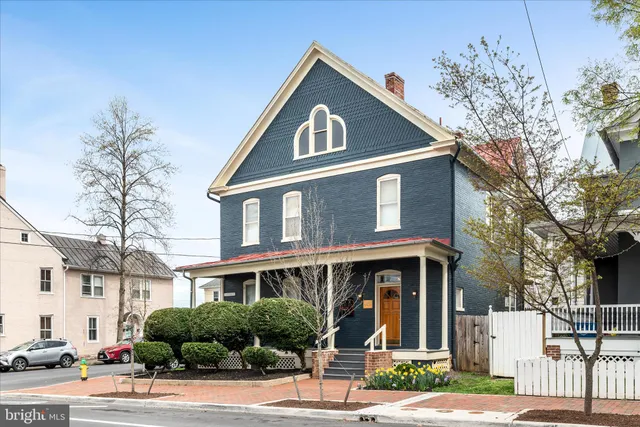 $1,300 | 402 South Loudoun Street, Winchester, VA 22601