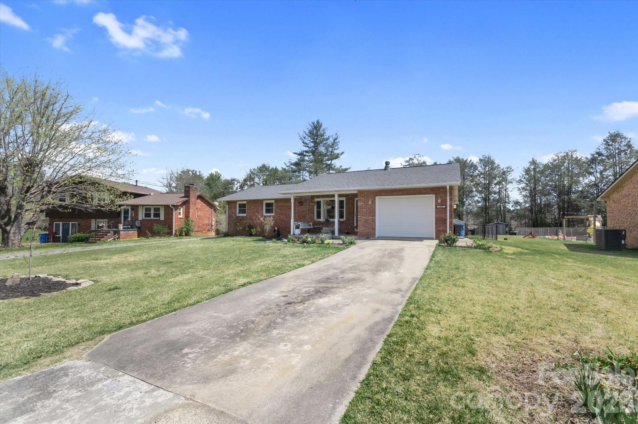 180 Fisher Road Brevard, NC 28712 - Photo 3 of 39