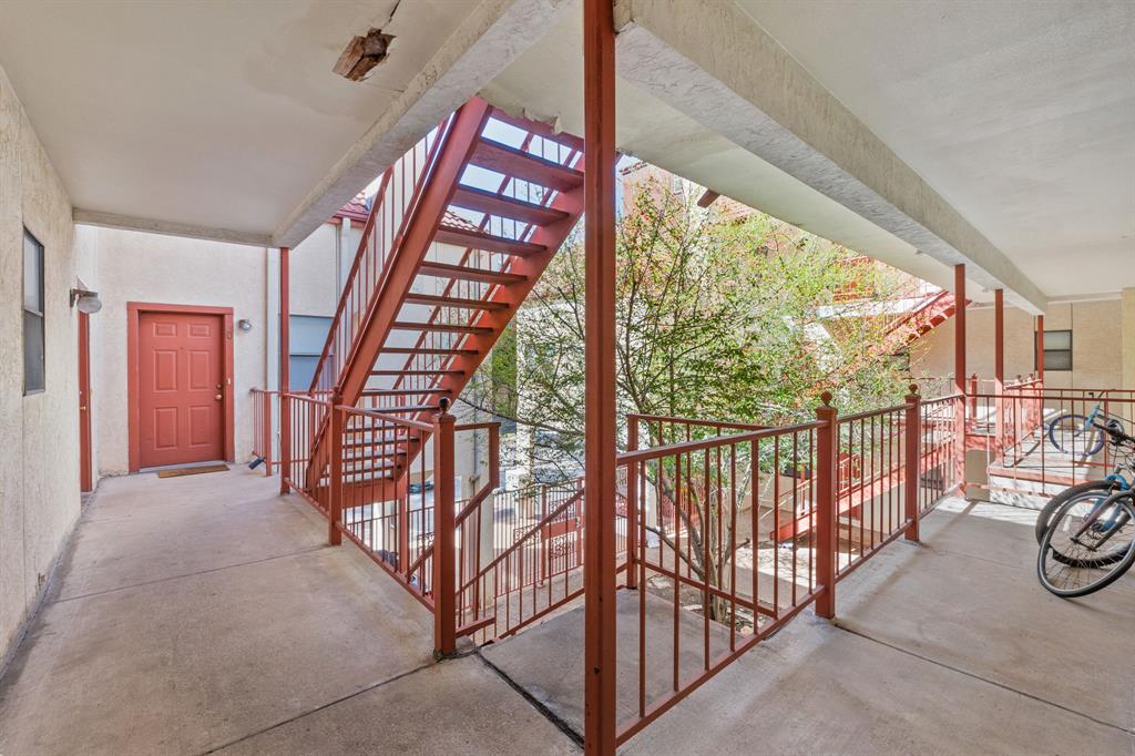 706 West 22nd Street, Unit 201 Austin, TX 78705 - Photo 9 of 11