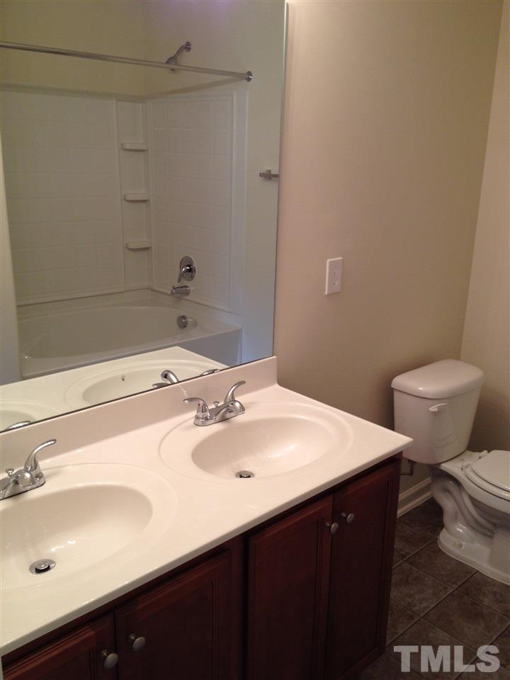 4307 Lady Yvone Way Raleigh, NC 27610 - Photo 5 of 8 Gallery Image 5