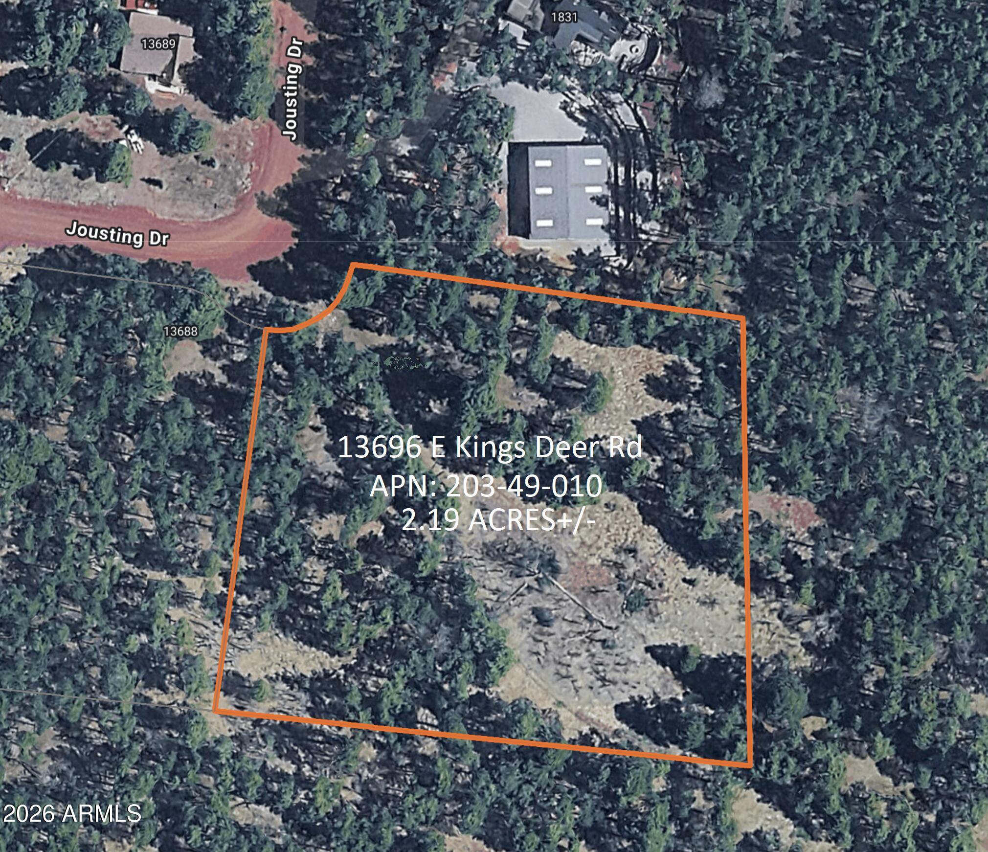 13696 Kings Deer Road Parks, AZ 86018 - Photo 4 of 32 front view of a house with a yard