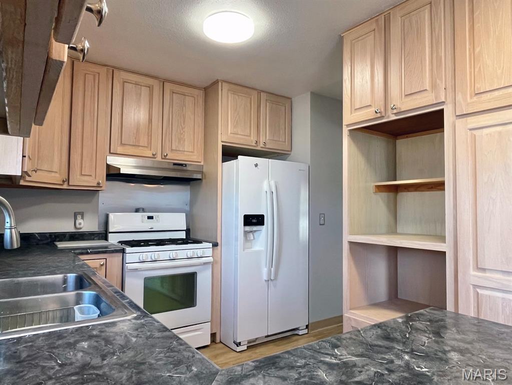 808 Whitman Street Dexter, MO 63841 - Photo 11 of 39