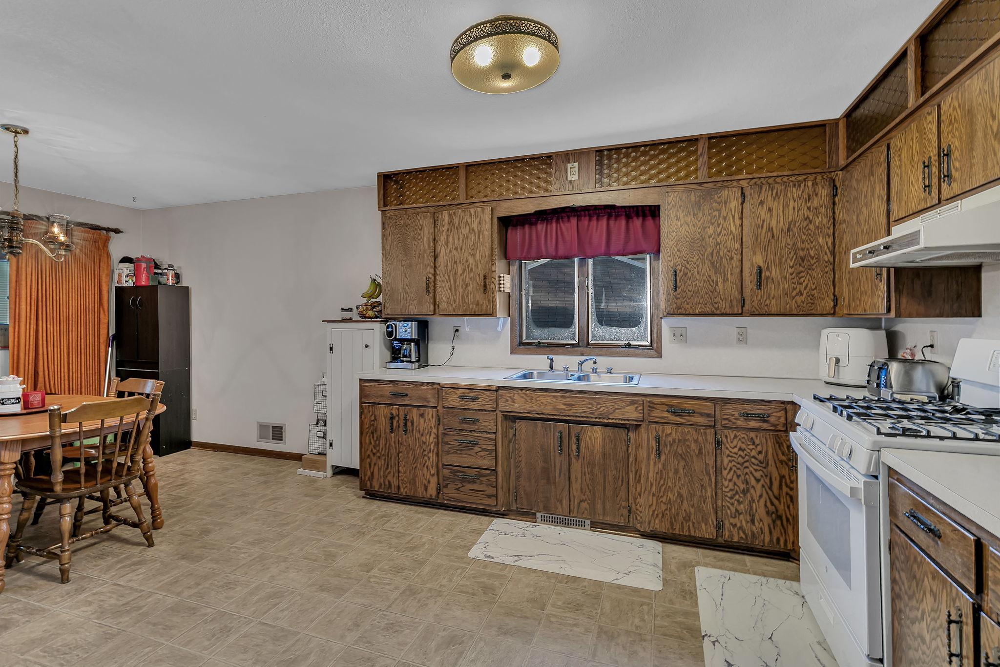 726 Hassan Street Southeast Hutchinson, MN 55350 - Photo 36 of 45