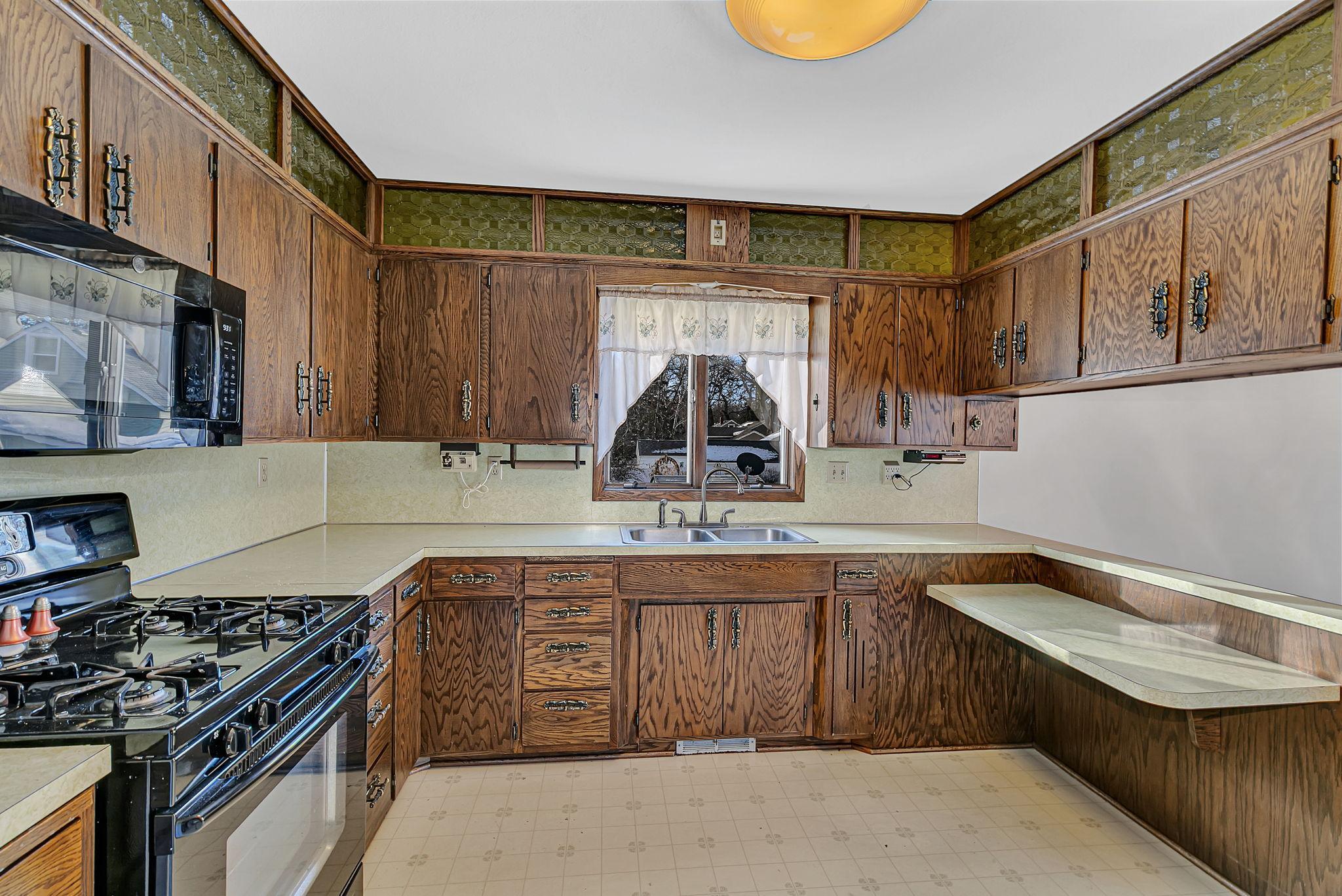 726 Hassan Street Southeast Hutchinson, MN 55350 - Photo 7 of 45