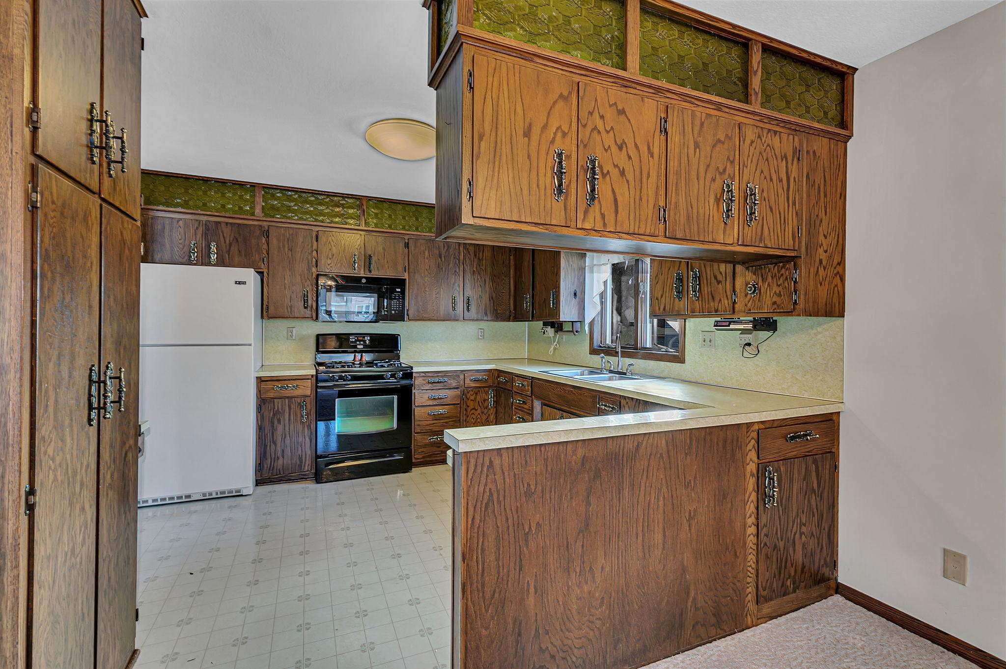 726 Hassan Street Southeast Hutchinson, MN 55350 - Photo 9 of 43