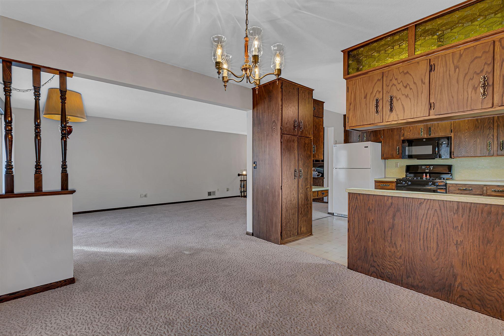 726 Hassan Street Southeast Hutchinson, MN 55350 - Photo 10 of 45