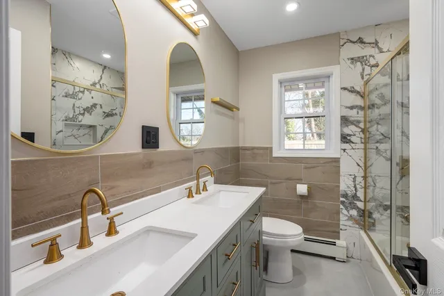 $749,900 | 41 Embargo Place, North Babylon, NY 11703