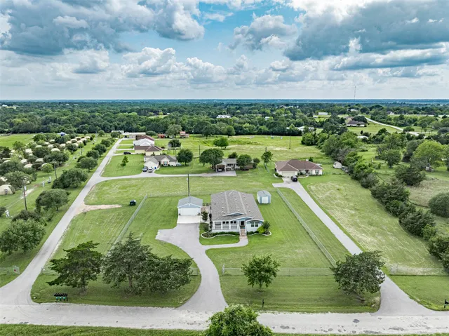 $2,250,000 | 305-335 O'Malley Road, Brenham, TX 77833