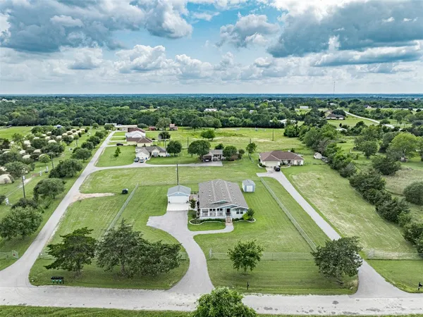 $2,250,000 | 305-335 O'Malley Road, Brenham, TX 77833
