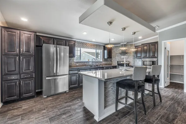 $2,250,000 | 305-335 O'Malley Road, Brenham, TX 77833