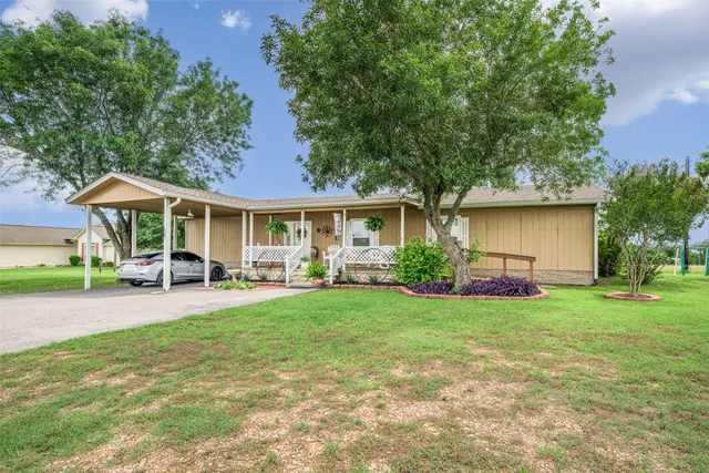 $2,250,000 | 305-335 O'Malley Road, Brenham, TX 77833