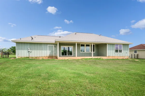 $2,250,000 | 305-335 O'Malley Road, Brenham, TX 77833
