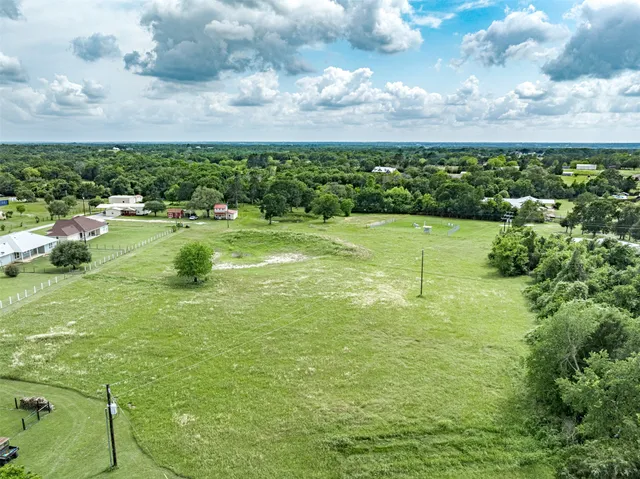 $2,250,000 | 305-335 O'Malley Road, Brenham, TX 77833