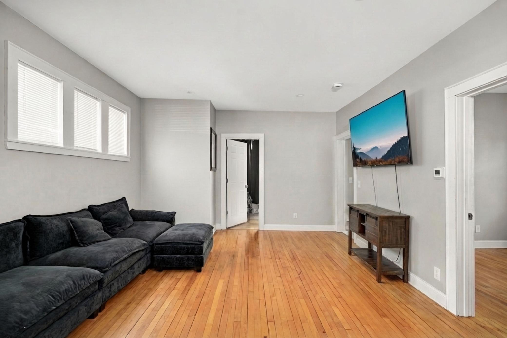 16 West 33rd Street Minneapolis, MN 55408 - Photo 4 of 53