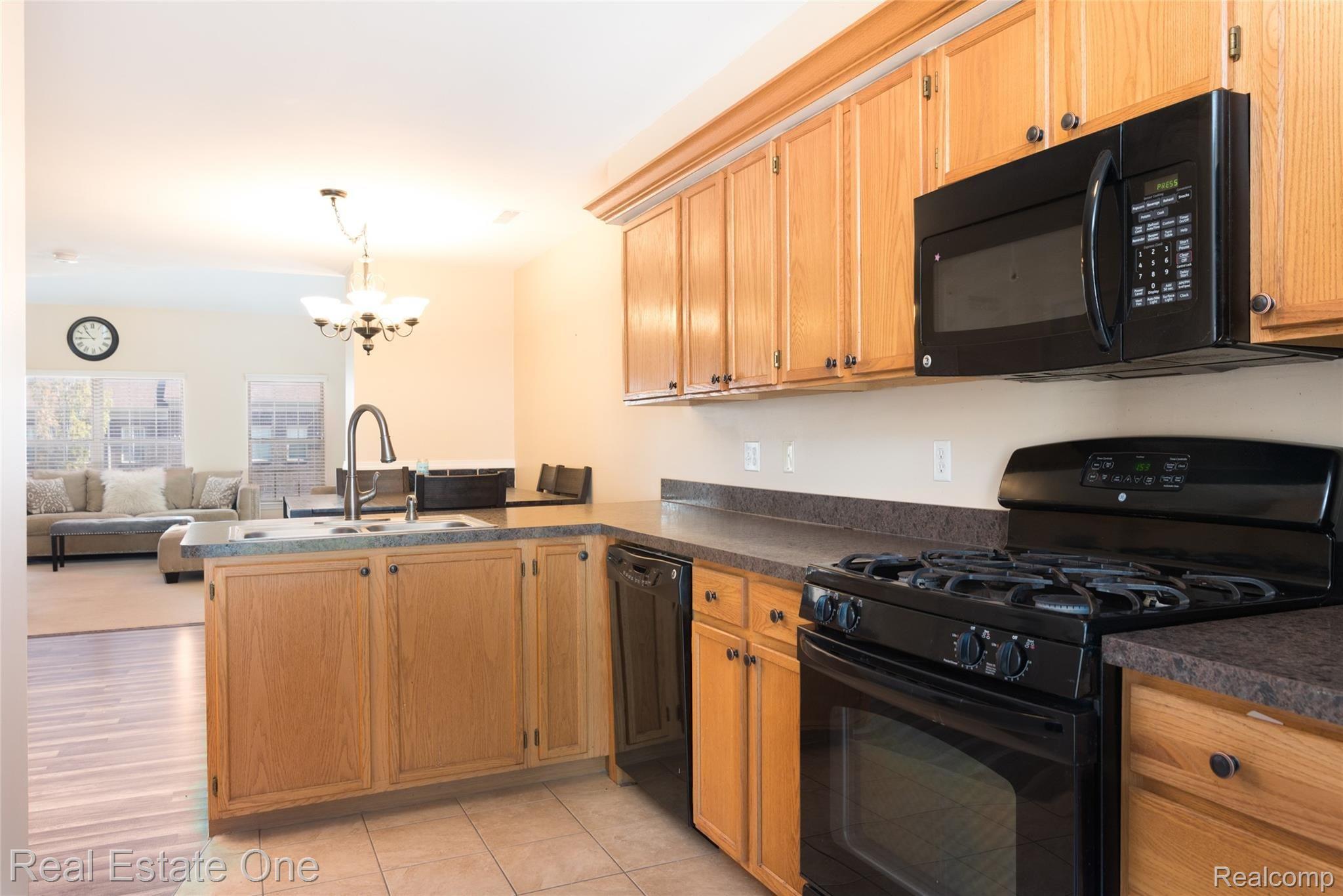 4311 Schaefer Road Dearborn, MI 48126 - Photo 10 of 22 _DSC4978.jpg