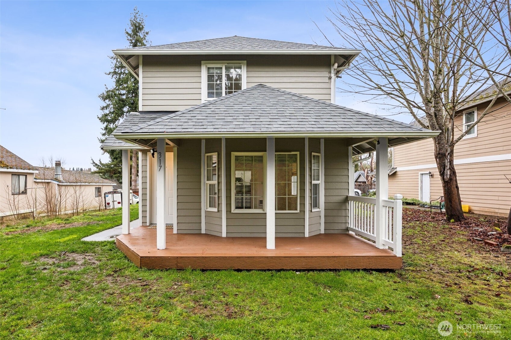 317 3rd Street Southeast South Prairie, WA 98385 - Photo 2 of 16