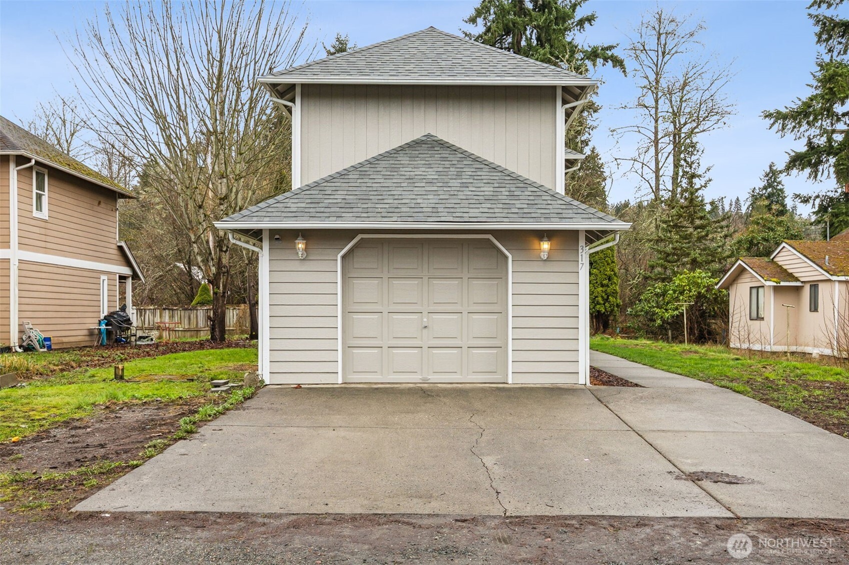 317 3rd Street Southeast South Prairie, WA 98385 - Photo 3 of 16