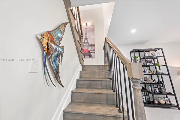$399,000 | 2415 West 67th Place, Unit 811, Hialeah, FL 33016