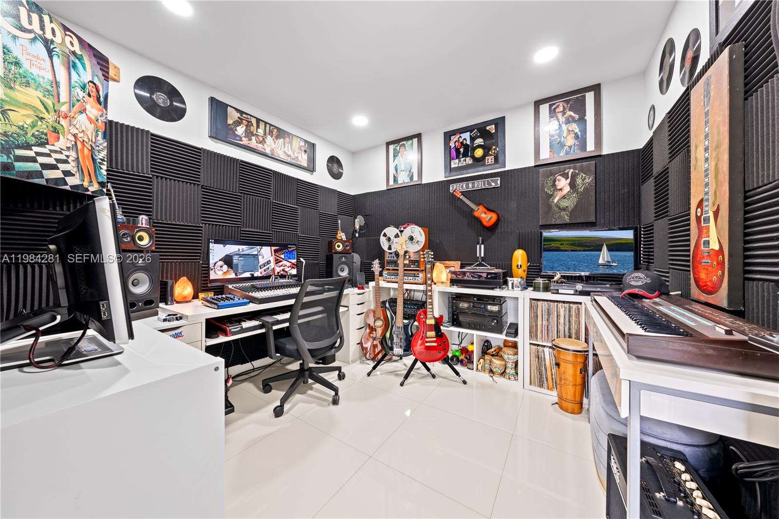 2415 West 67th Place, Unit 811 Hialeah, FL 33016 - Photo 20 of 28