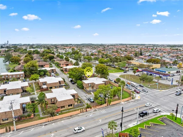 $399,000 | 2415 West 67th Place, Unit 811, Hialeah, FL 33016