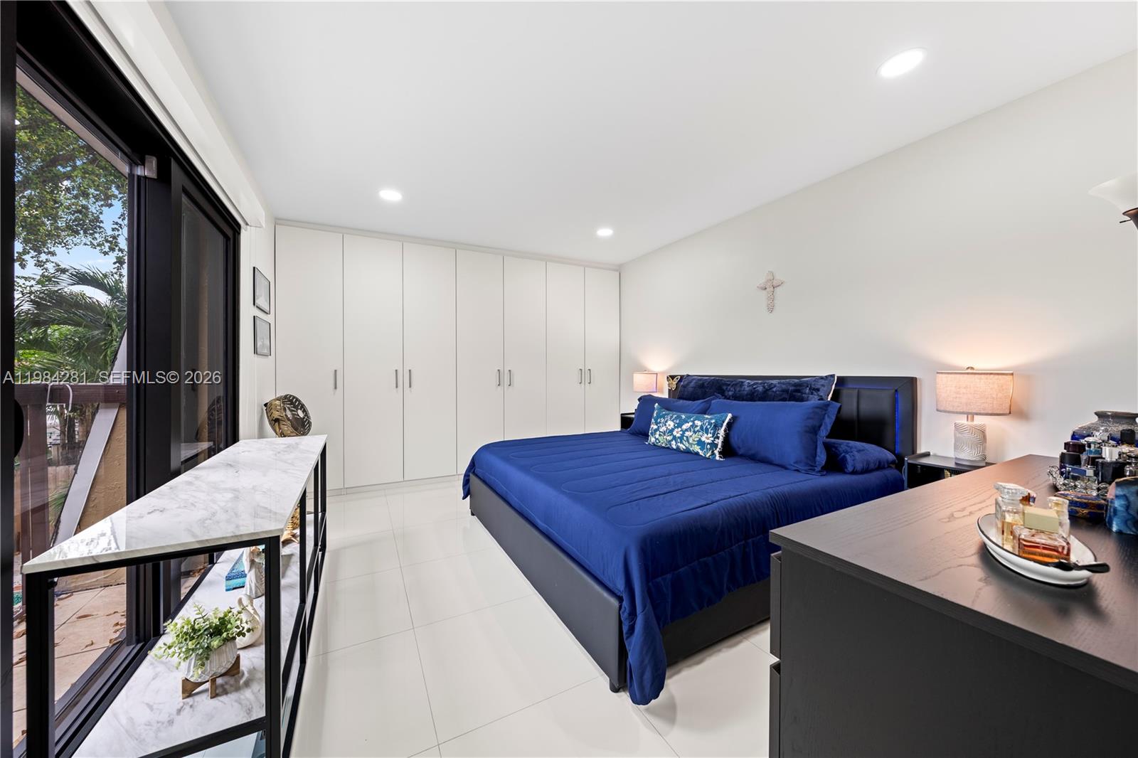 2415 West 67th Place, Unit 811 Hialeah, FL 33016 - Photo 4 of 28