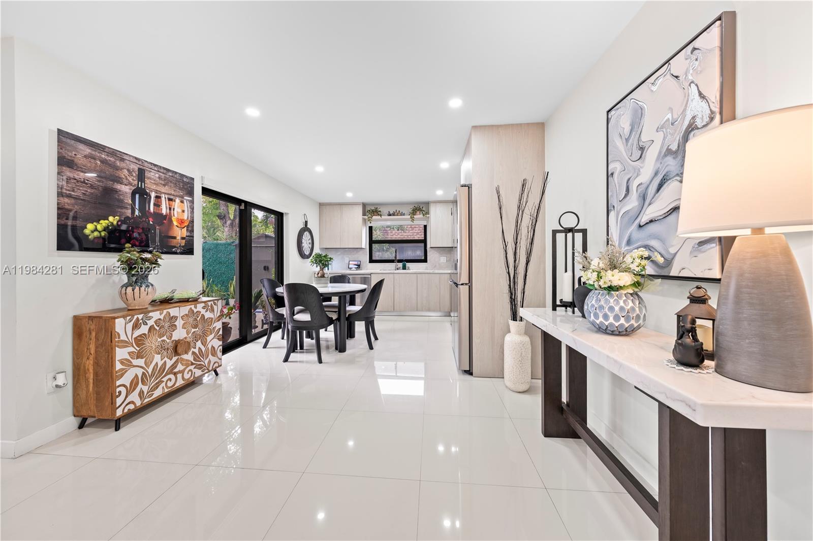 2415 West 67th Place, Unit 811 Hialeah, FL 33016 - Photo 6 of 28