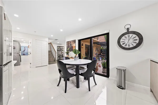 $399,000 | 2415 West 67th Place, Unit 811, Hialeah, FL 33016