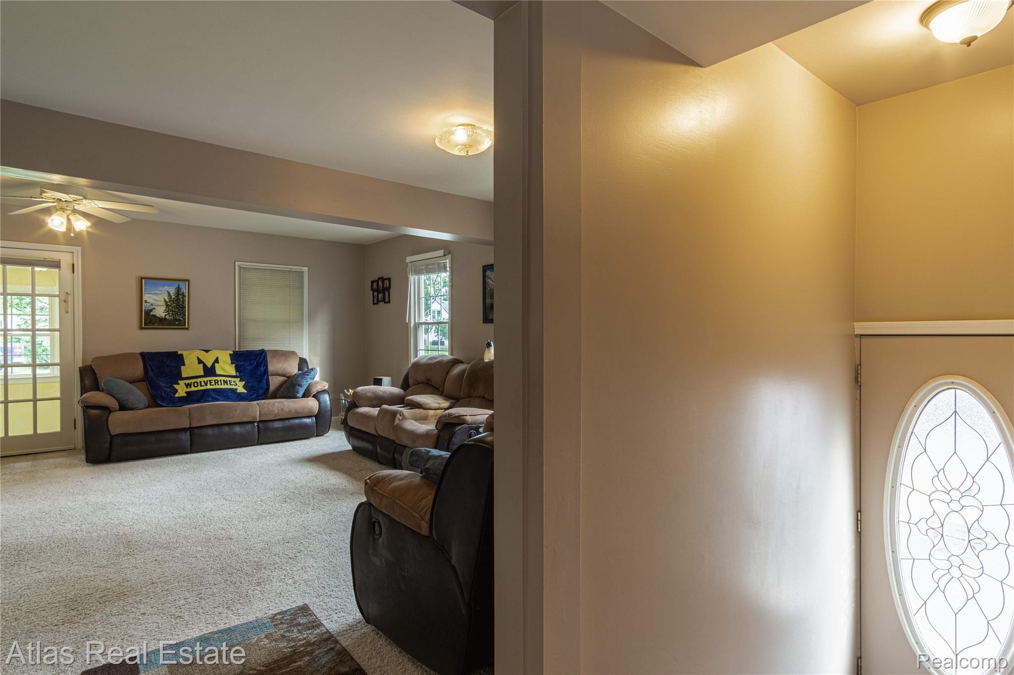 7414 Embury Road Grand Blanc, MI 48439 - Photo 19 of 42 Interiors (8 of 31).jpg