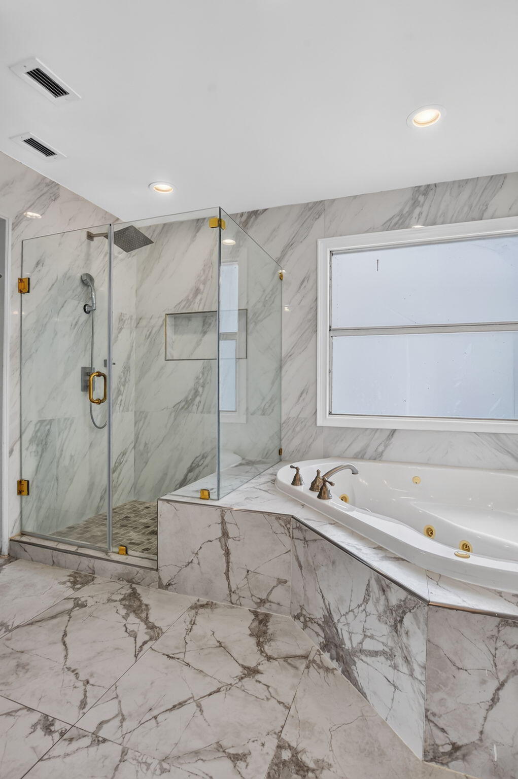 23338 La Vida Way Boca Raton, FL 33433 - Photo 28 of 52 Primary Bathroom
