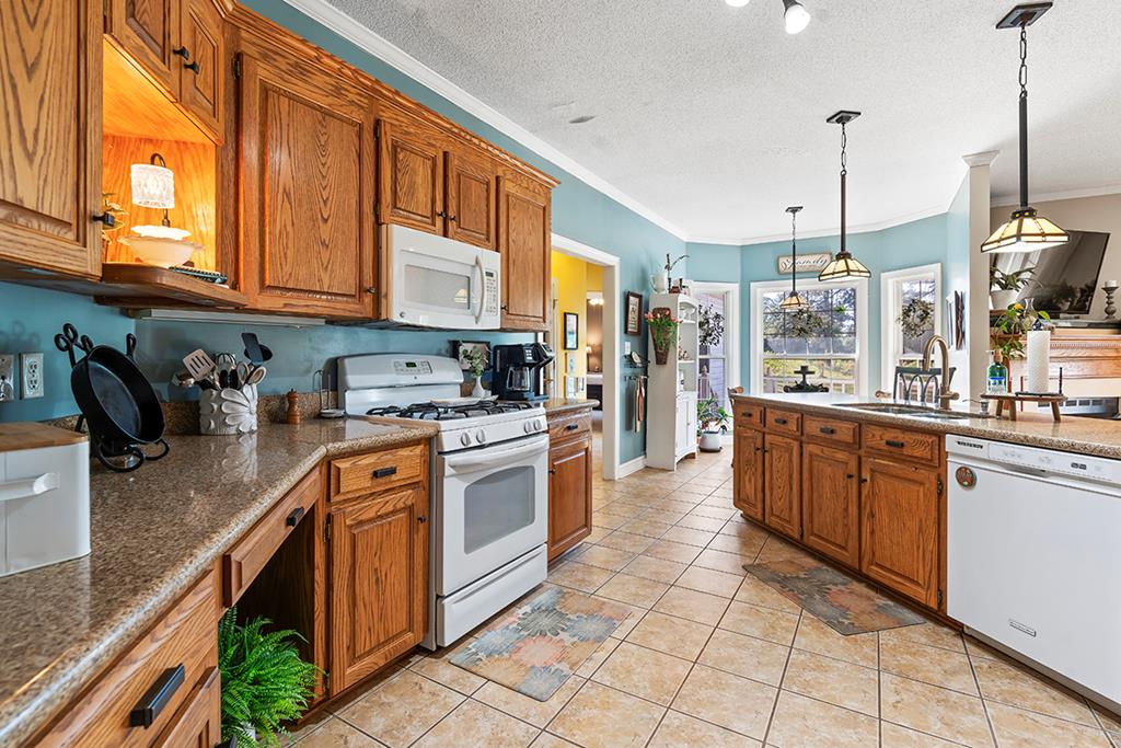 317 Green Oaks Road Greenwood, SC 29649 - Photo 9 of 22