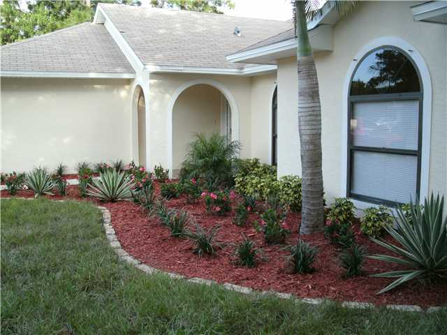 932 Riviera Avenue Sebastian, FL 32958 - Photo 2 of 13 Gallery Image 2