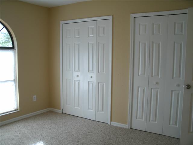 932 Riviera Avenue Sebastian, FL 32958 - Photo 5 of 13 Gallery Image 5