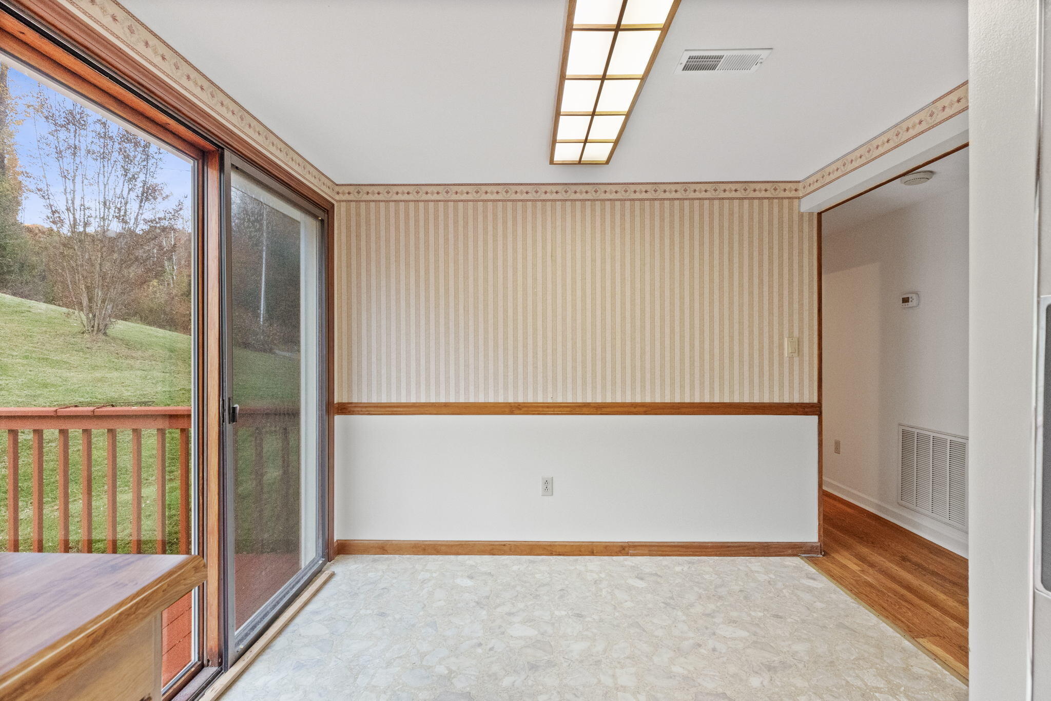 123 Low Gap Road Elizabethton, TN 37643 - Photo 17 of 31 12-web-or-mls-217A0929