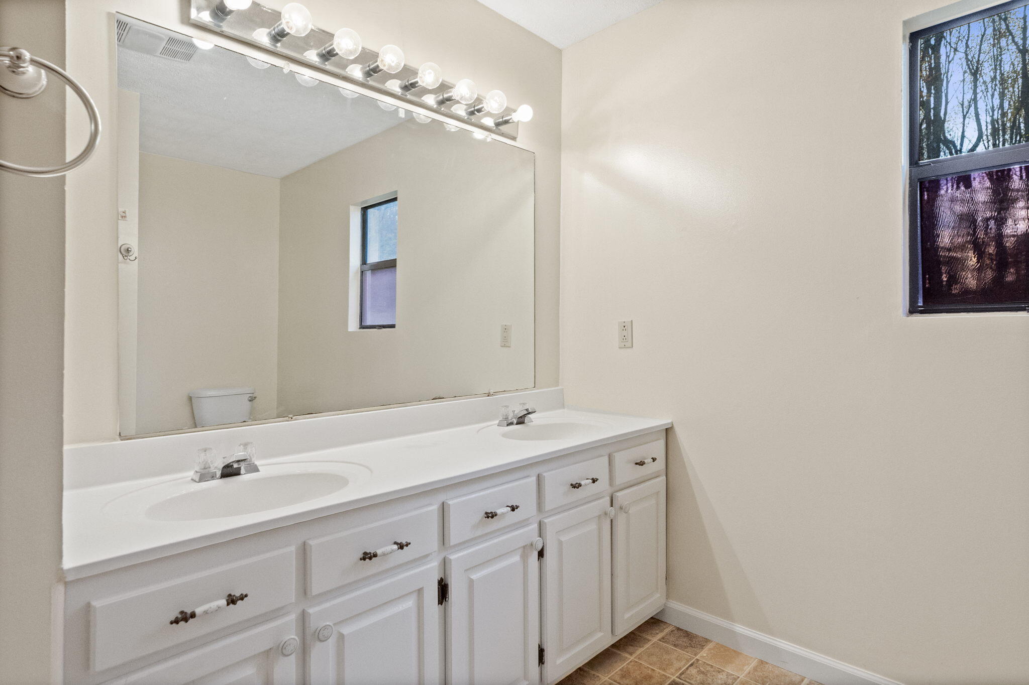 123 Low Gap Road Elizabethton, TN 37643 - Photo 22 of 31 19-web-or-mls-217A0951