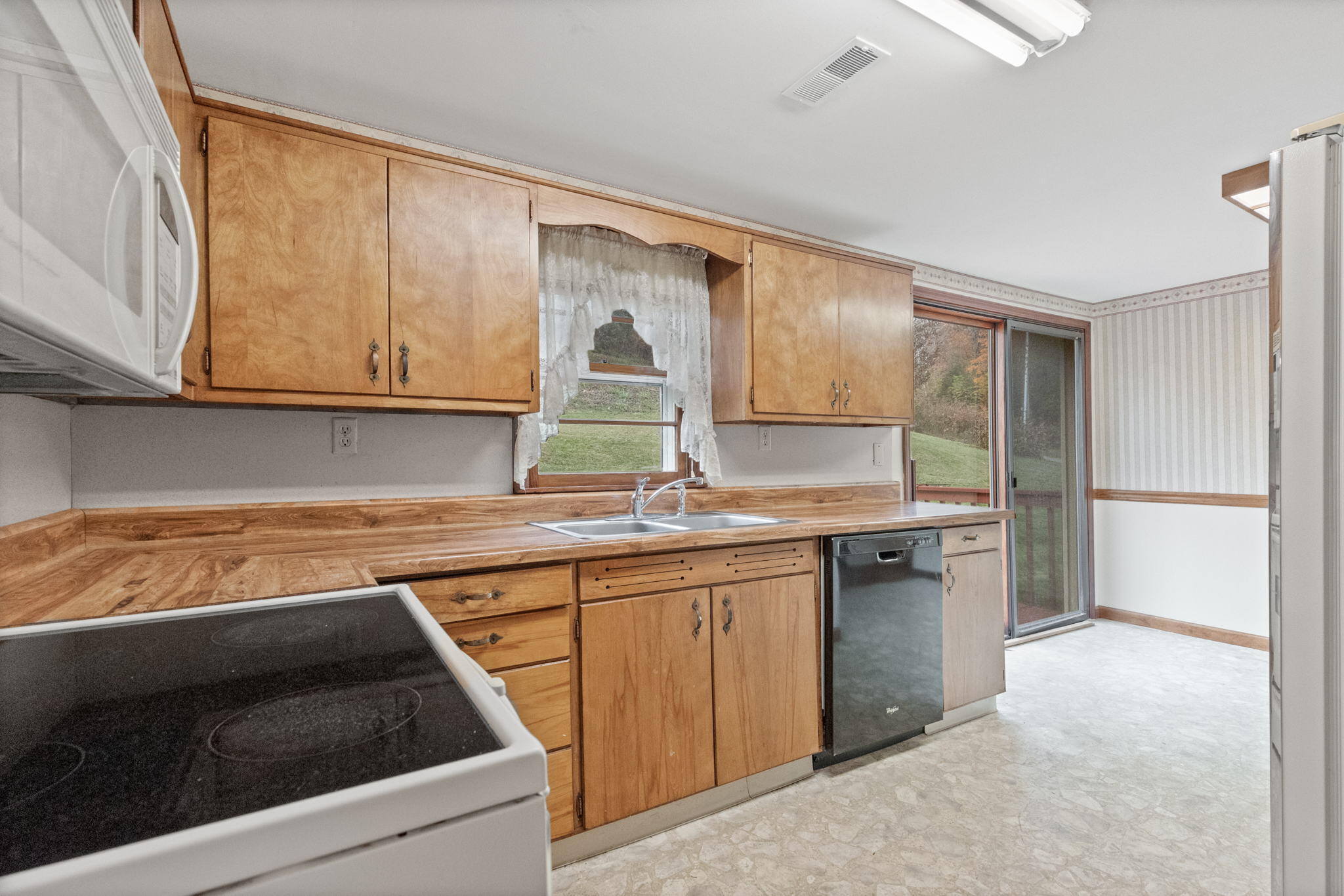 123 Low Gap Road Elizabethton, TN 37643 - Photo 8 of 31 11-web-or-mls-217A0927