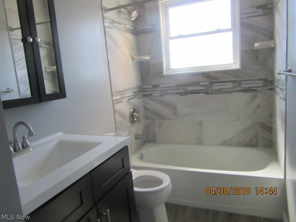 5644 Dolphin Road Mentor, OH 44060 - Photo 9 of 18 Gallery Image 9