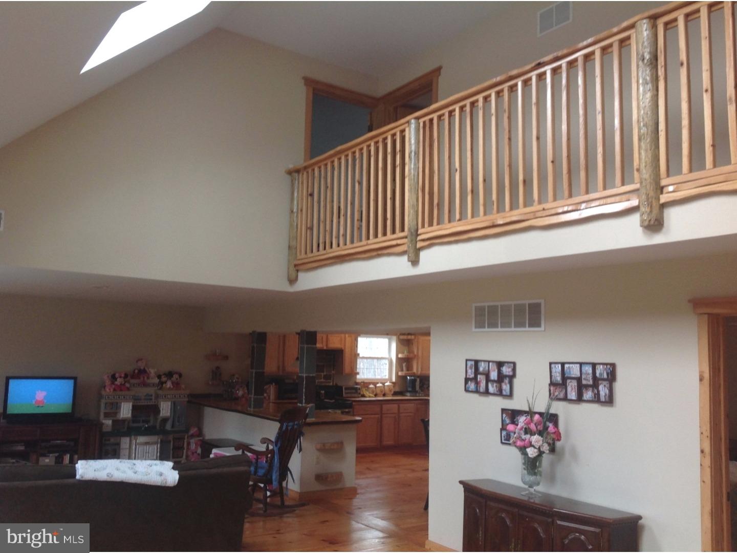 2085 Walters Road Green Lane, PA 18054 - Photo 3 of 23 Great Room