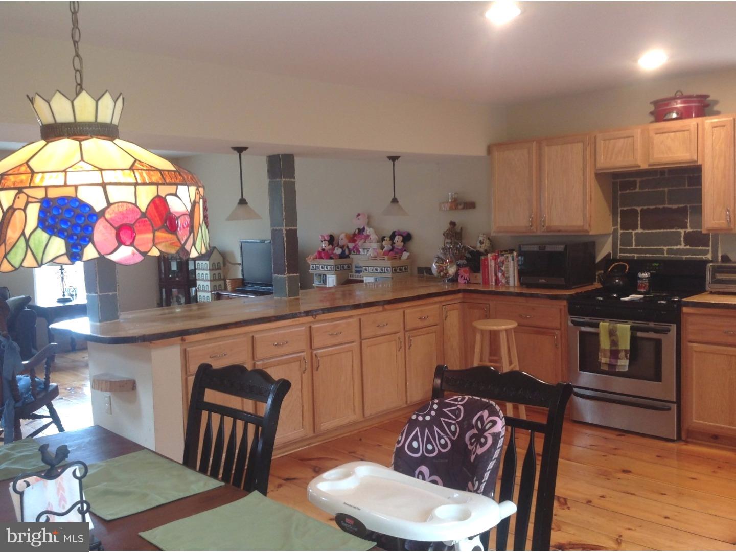 2085 Walters Road Green Lane, PA 18054 - Photo 8 of 23 Kitchen