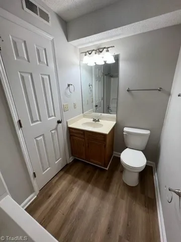 $1,250 | 3614 Morris Farm Drive, Unit 2D, Greensboro, NC 27409