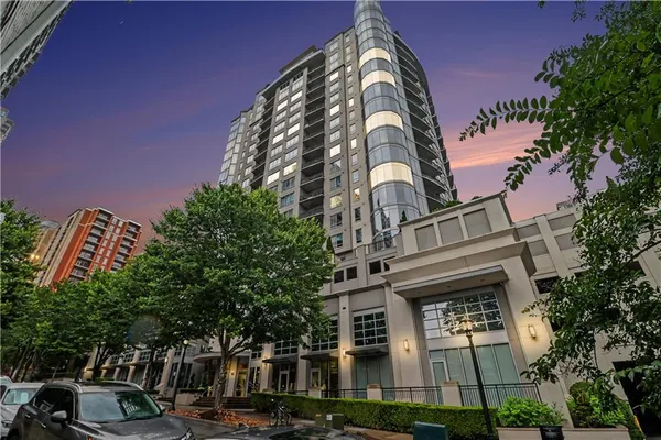 a view of a multi story building