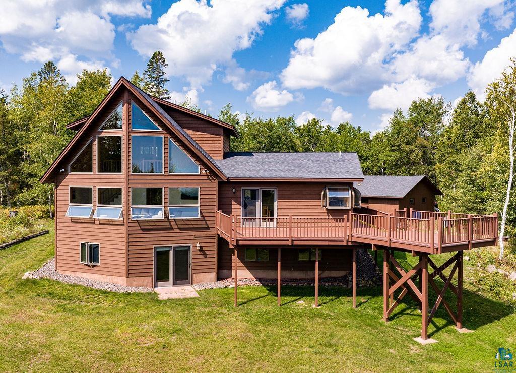 960 Deerview Lane Two Harbors, MN 55616 - Photo 2 of 60