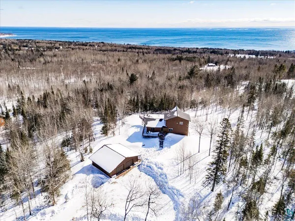 $649,900 | 960 Deerview Lane, Two Harbors, MN 55616