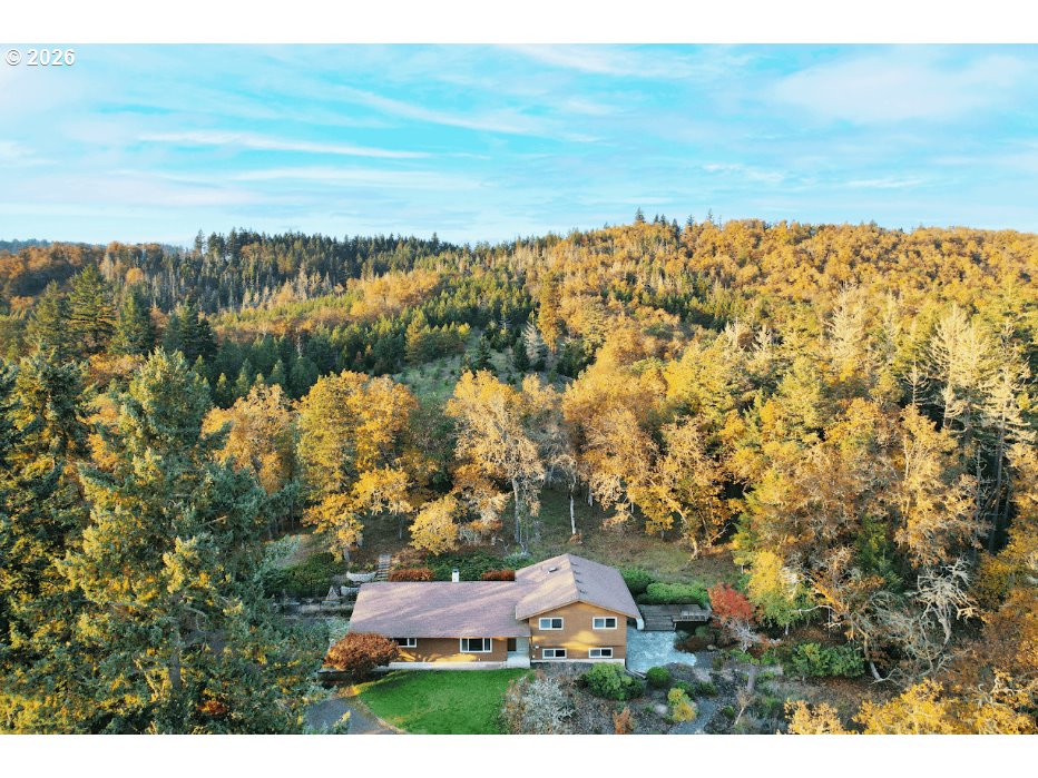 801 Colonial Road Roseburg, OR 97471 - Photo 1 of 34 Gallery Image 1