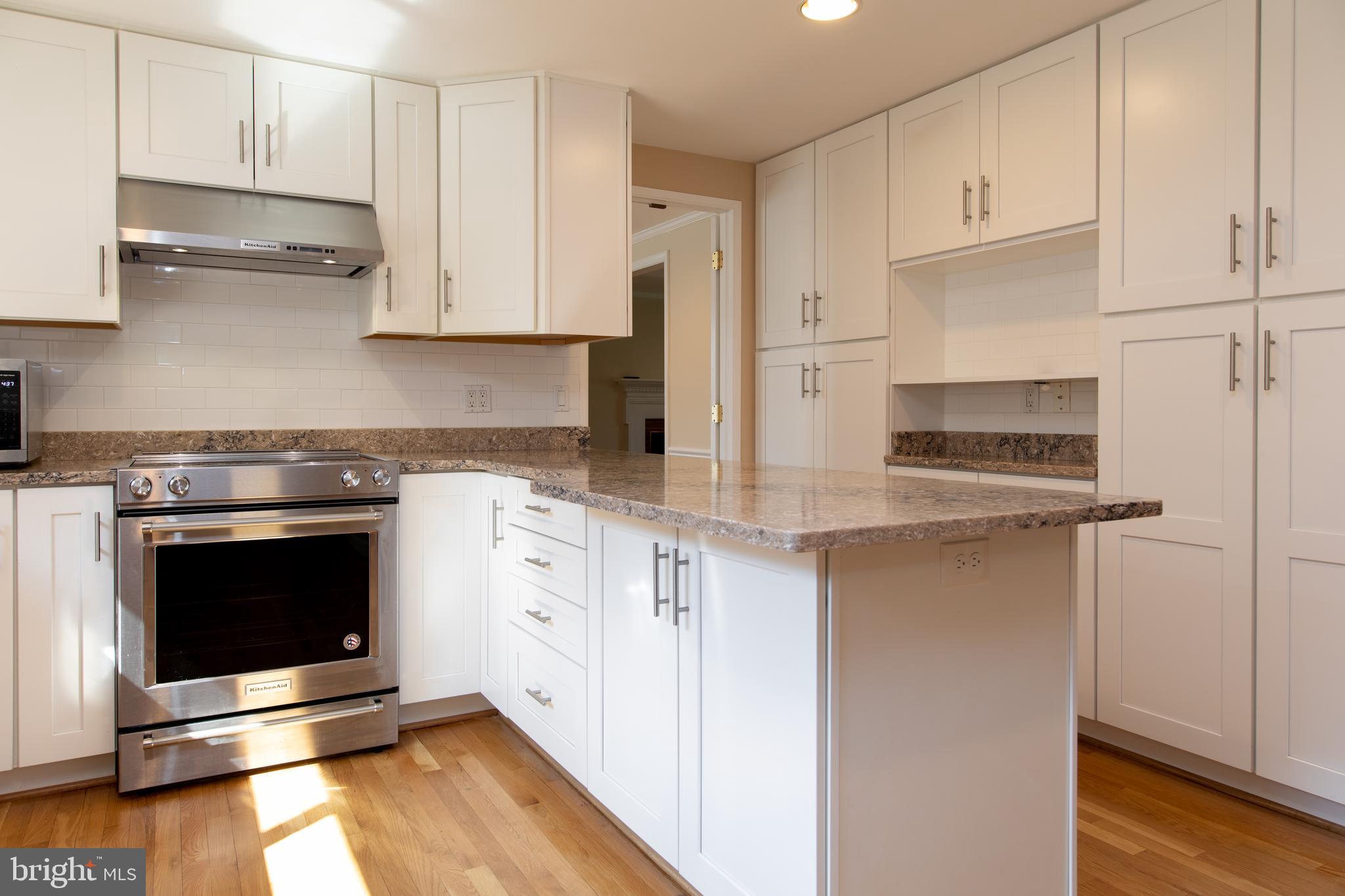 12432 Over Ridge Road Potomac, MD 20854 - Photo 11 of 58