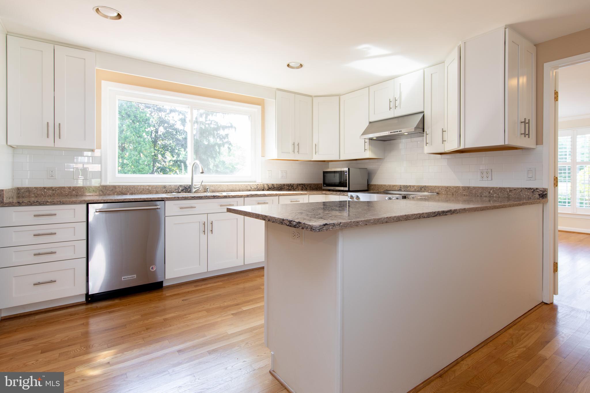 12432 Over Ridge Road Potomac, MD 20854 - Photo 12 of 58