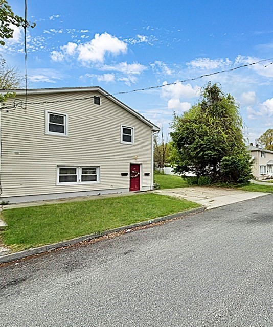 34 Marjorie Street Worcester, MA 01604 - Photo 4 of 27